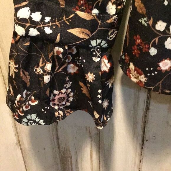 Blouse by philosophy, size medium - Picture 3 of 4